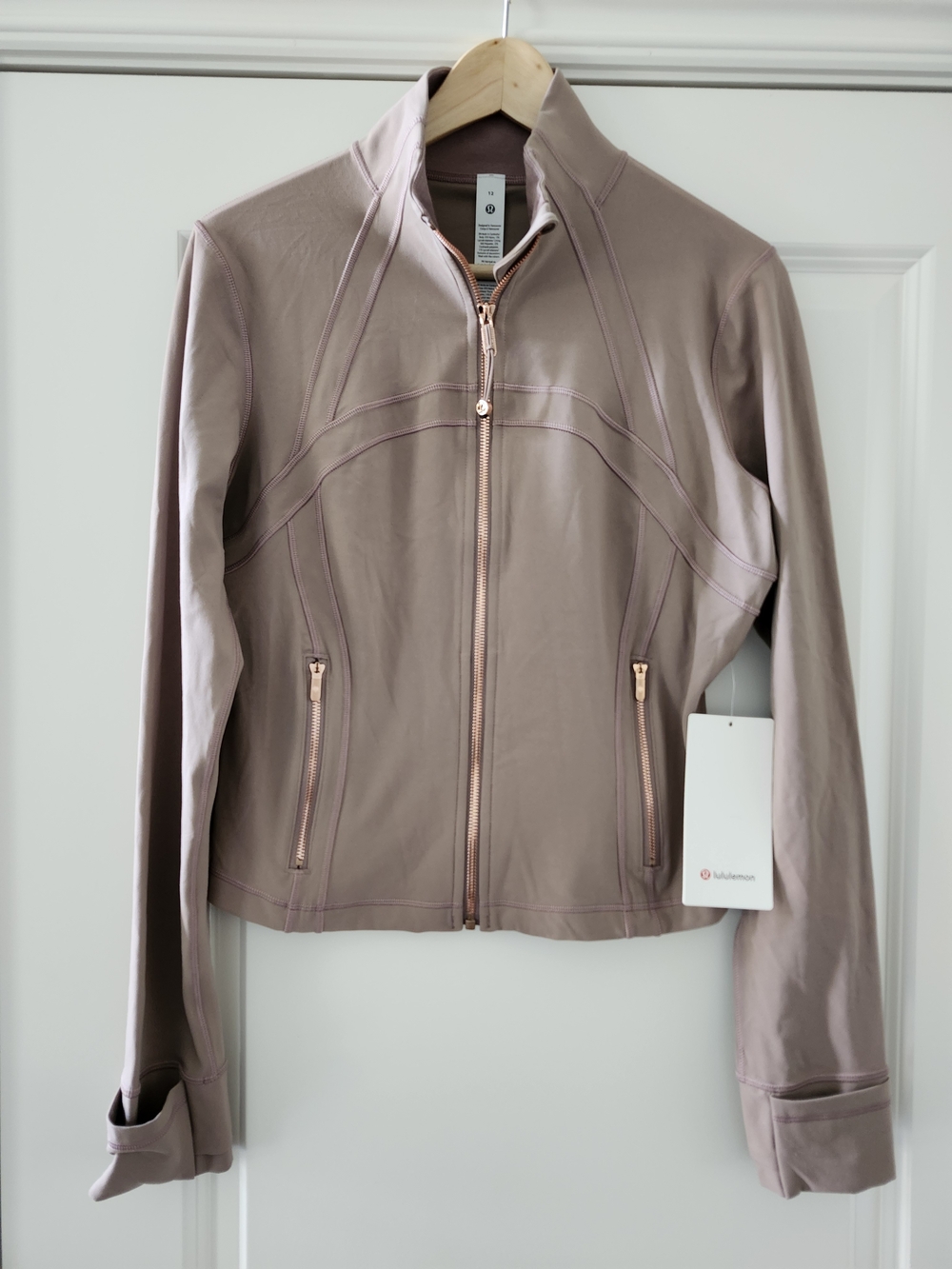 Lululemon Define Cropped Jacket Nulu NWT Size 12 Ashen Rose Rose Gold Zip - Picture 2 of 4